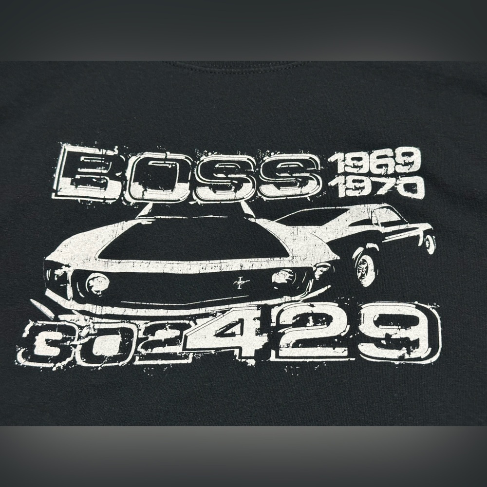 Celebrate the 1969 & 1970 mustangs! Size 2XL.